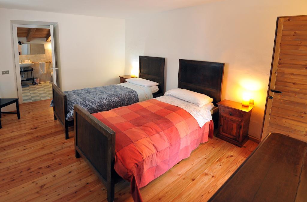 B&B Rocca Di Bajedo Pasturo Rum bild
