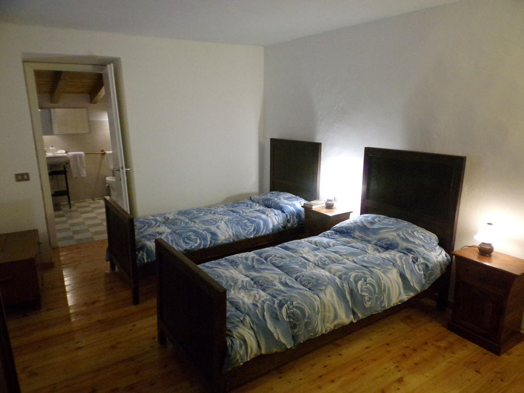 B&B Rocca Di Bajedo Pasturo Rum bild